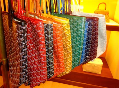 goyard tote color